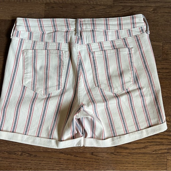 Old Navy 5” striped denim shorts - Picture 2 of 4